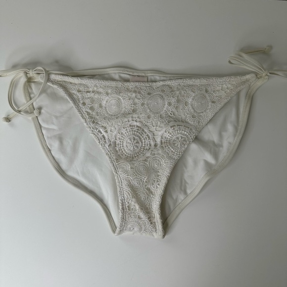 Xhilaration Other - Xhilaration women’s white bikini bottoms with lace detailing size XL